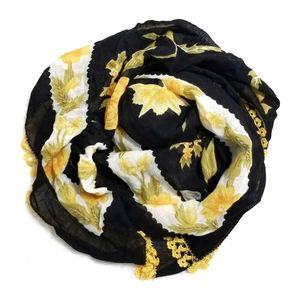 Beautiful floral print fringed square scarf wrap